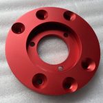 红色阳极氧化铝法兰 - 5 轴加工件