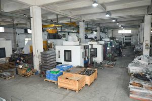 Production workshop inside the Minhe machining factory